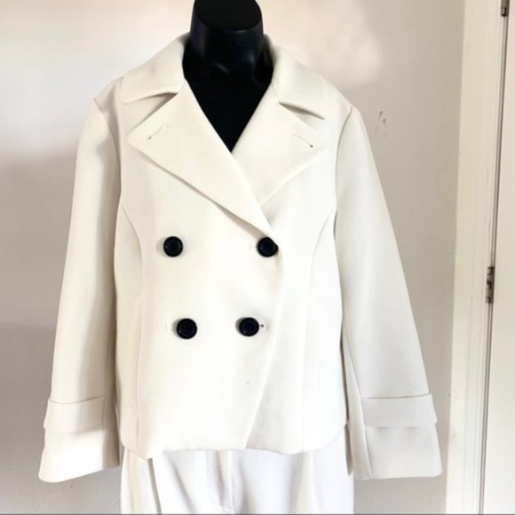 White House Black Market Jackets & Blazers - White House Black Market Cropped Peacoat Size 8P